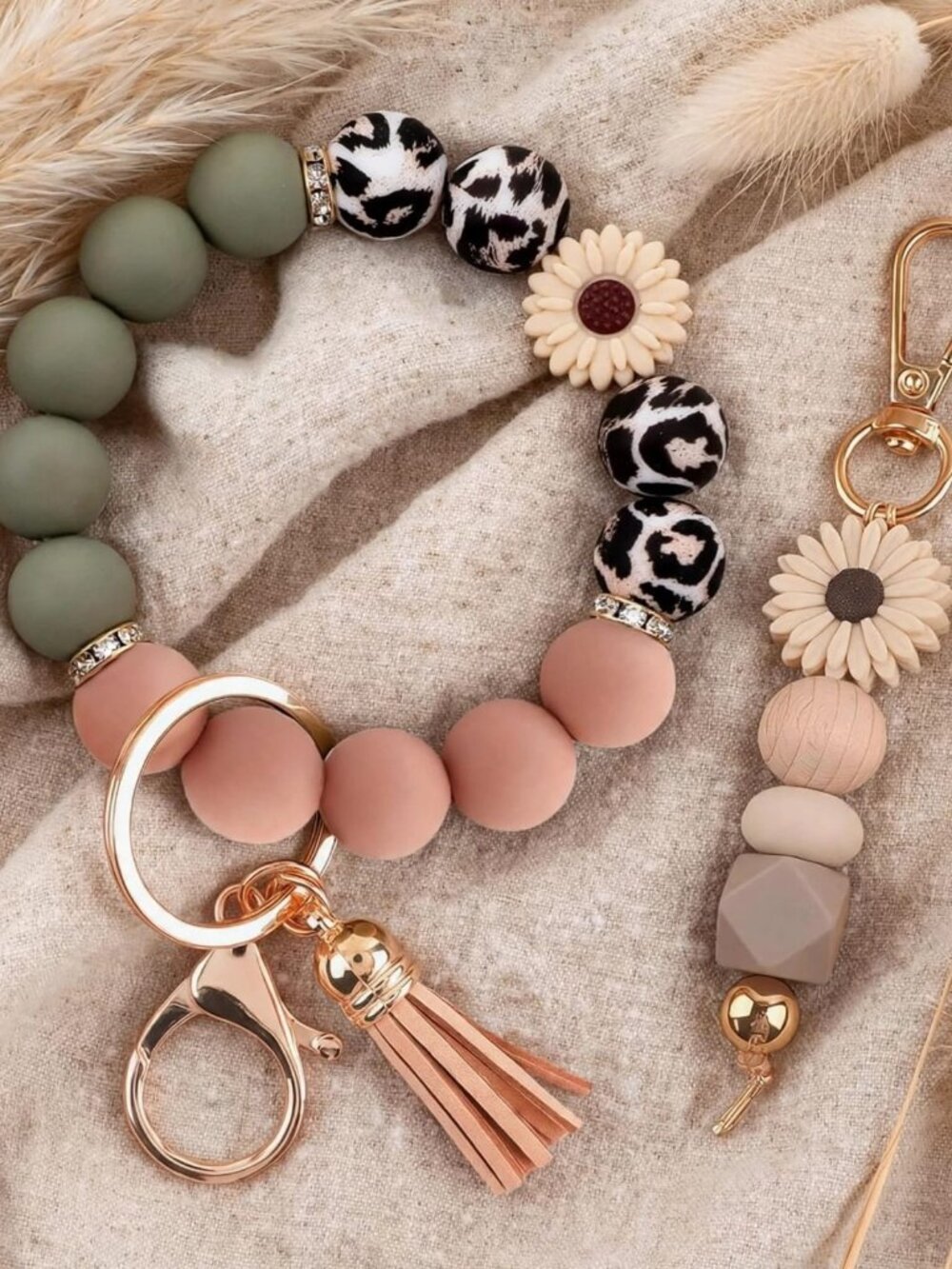 2Pcs Boho Beaded Wristlet Keychain Set - Leopard Daisy Tassel Key Ring